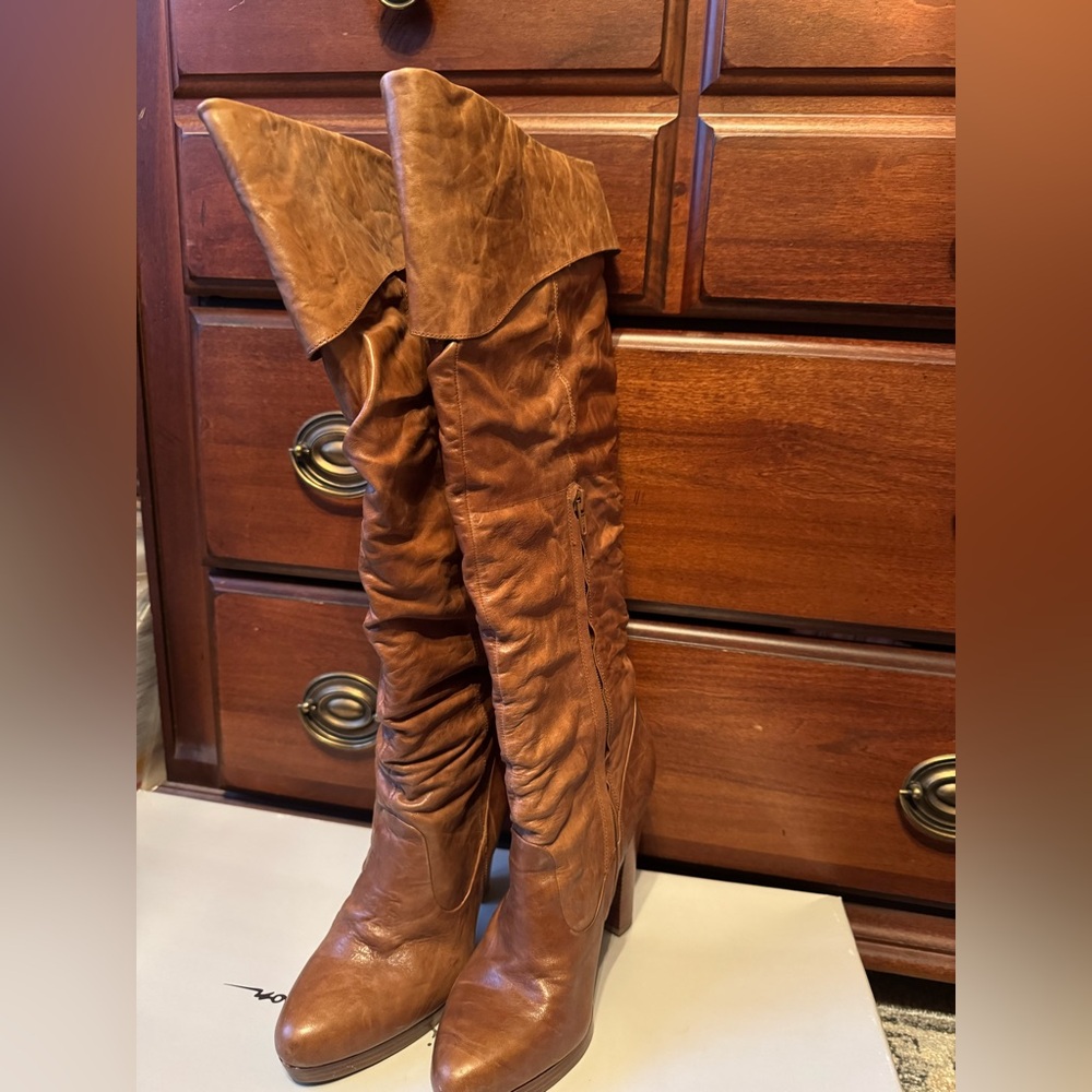 Jessica Simpson JS-Tullip Crunched Leather Boot